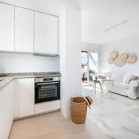 La Riviera - Stunning By The Beach Estepona