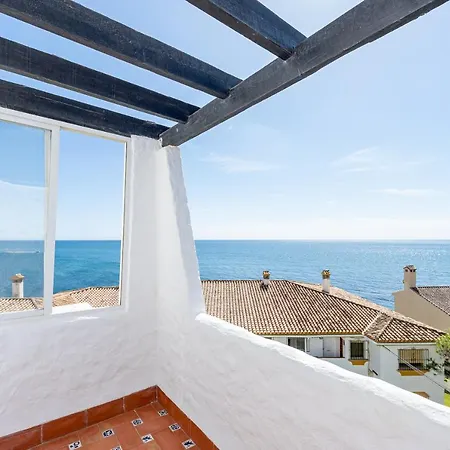 La Riviera - Stunning By The Beach Apartment