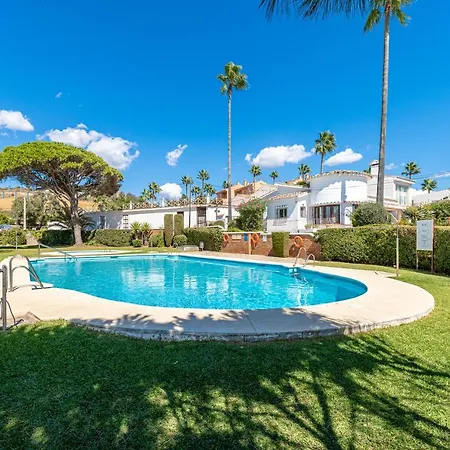 La Riviera - Stunning By The Beach Apartment