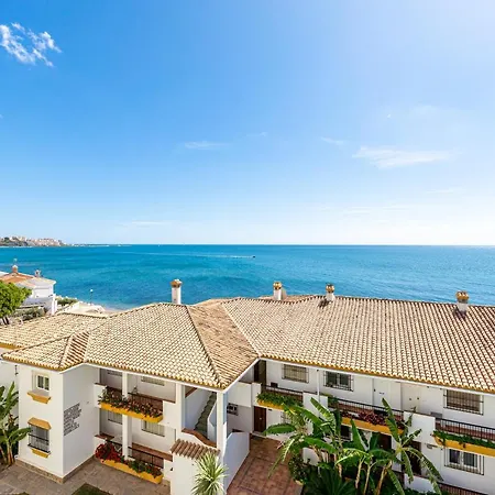 La Riviera - Stunning By The Beach Apartamento Estepona